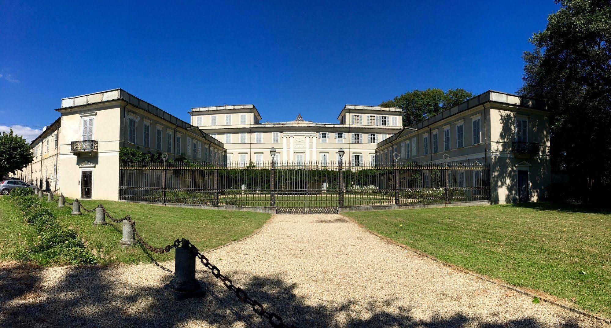 Вілла Le 5 Frecce Cavour Екстер'єр фото
